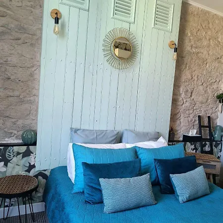 Entre Bastide Et Cité Et Son Rooftop Bed & Breakfast 4*